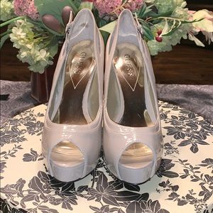 New Guess nude patent leather heels